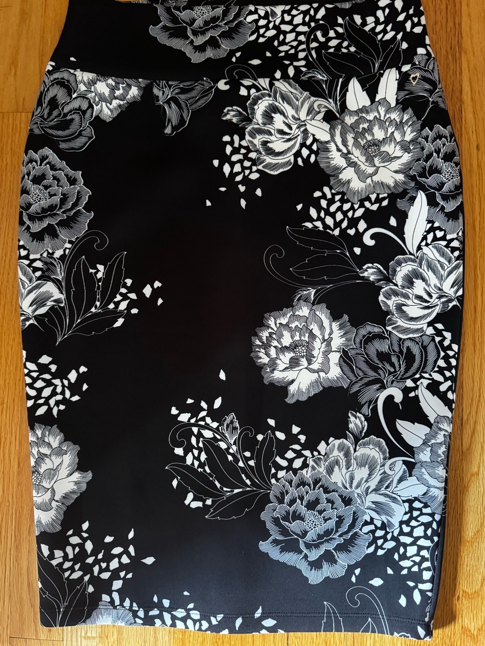Thalia Sodi Black and White Floral Pencil Skirt
